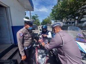 75 Pengendara Bandel di Tilang, Petugas Edukasi Pelanggar Ditempat