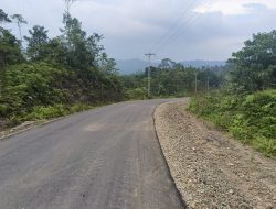 Berhasil, Proyek Peningkatan Jalan Kecamatan Siding Dipuji Warga