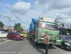 Jln HM. Soebrantas Macet Total Akibat Mobil Truk Rusak, Ketum PPRI: Gak Heran, Selagi Yuliarso Kadishubnya