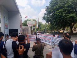 AMAK Demo Kejati Riau, Desak Tersangkakan Bupati Rohul Epi Sintong Sebelum Pilkada