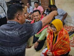 Sandang Marga Tarigan, Calon Bupati Siak Dr.Afni Jadi Bagian Masyarakat Karo