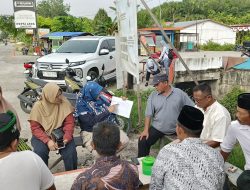 Kampanye Perdana, Dr.Afni Sarapan Pinggir Jalan Dengan Relawan di Bungaraya